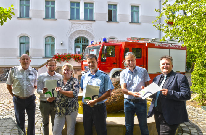 Fördermittelbescheidübergabe für neue Feuerwehrautos