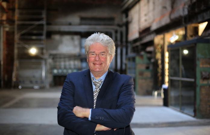 Portrt von Prof. Markus Lffler im Kunstkraftwerk in Leipzig
