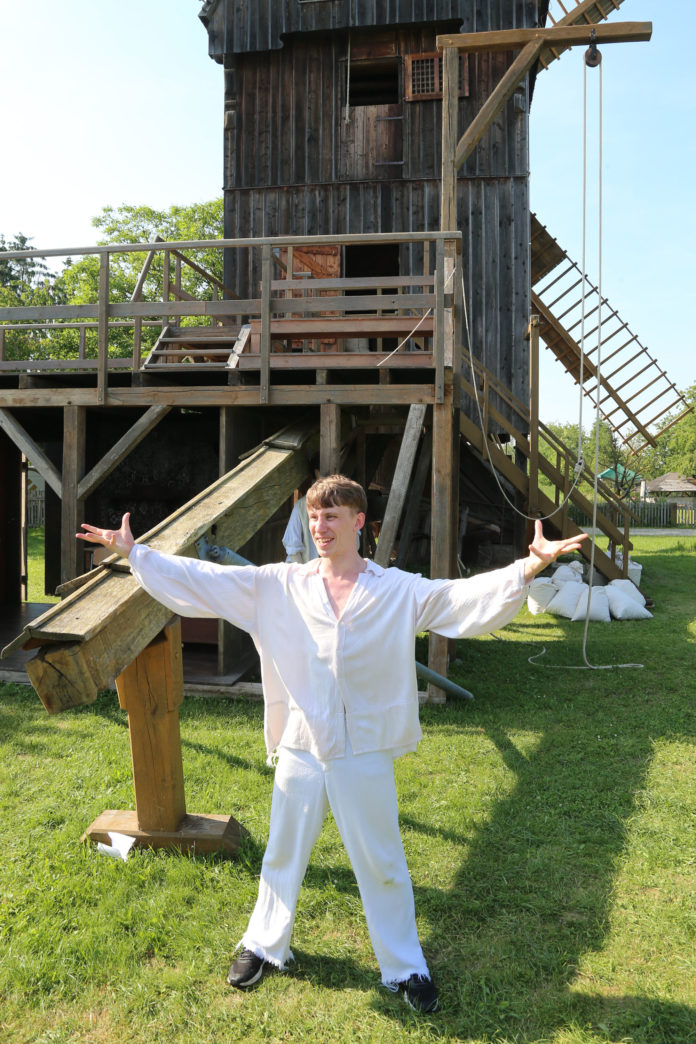 Bockwindm&uuml;hle Lumpzig Proben zu Krabat laufen - Mystery-Musical nach einer sorbischen Volkssage Text von Manuel Kressin -- Krabat Sebastian Schlicht, M&uuml;ller Thomas C. Zinke, Tonda Adrien Papritz Foto: Mario Jahn
