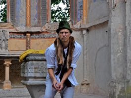 David Leubner spielt im Theaterst&uuml;ck &bdquo;Der kleine Prinz&ldquo; alle Rollen selbst. Foto: privat