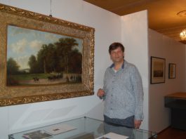 Benjamin Spira hat die Sonderschau &bdquo;Gartenlust und Parklandschaft" im Altenburger Residenzschloss kuratiert. Foto: Ralf Miehle