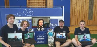 Die HTWK Robots freuen sich über Bronze bei der RoboCup-WM 2021. Teammitglieder (in Präsenz, v.l.n.r.): Tobias Jagla, Felix Loos, Stephan Bischoff und Jörg Schließer. Foto: HTWK Leipzig