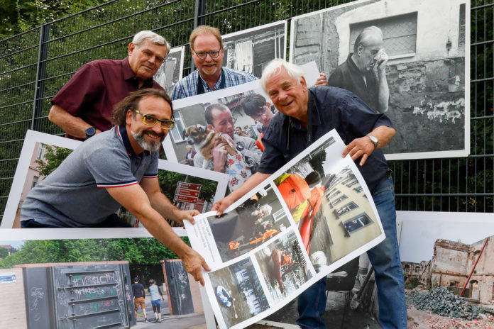 Wasserzeichen: neue Open-Air-Fotoschau zur Jahrhundertflut. Foto © Sylvia Jassmann