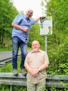 Sie treffen sich alle Jahre zum Vatertag an der einstigen innerdeutschen Grenze: Gerd Voigt (l.) und Rolf Beckmann.