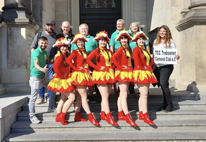 b28d4043-059b-488a-9969-8c658be8f9ca Der Trebsener Carneval Club will über Spenden neue Gardeuniformen finanzieren.