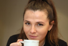 Ein Engel und ein Teufel in Personalunion: Die Sängerin und Entertainerin Katharina Boger will jetzt ihr „DAngel“-Konzept auf die Live-Bühne bringen und zwar möglichst weltweit. Foto: André Kempner