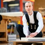 Holz ist seine Leidenschaft: Pascal Frauendorf gehört zu den besten Zimmerern in ganz Deutschland. Fotos: Christian Modla