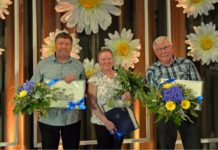 Sie haben den „Bürgerpreis der Stadt Delitzsch“ erhalten: Steffen Kottenhahn (l.), Uta Wenzel und Bernd Röhricht.