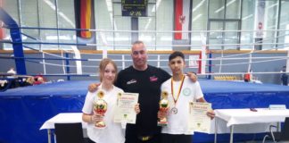 Pia Freis und Hatab Elmazov (r.) holten bei den Deutschen Meisterschaften in ihrer Altersklasse zweimal Silber - eine Leistung, die auch Trainer Axel Lange mit Stolz erfüllt.