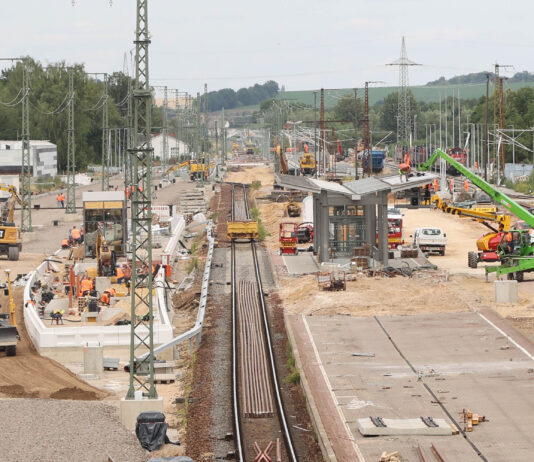 Gro&szlig;baustelle Bahnhof G&ouml;&szlig;nitz DB Deutsche Bahn die Vollsperrung dauert einen Monat l&auml;nger Foto: Mario Jahn