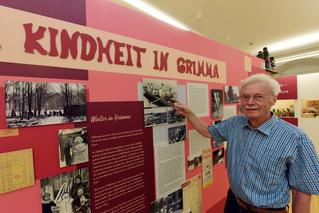 Fotograf Manfred Pippig spendierte dem Kreismuseum Grimma Fotos aus seinen Kindheitstagen. Selbst für ihn sind die historischen Bilder heute noch amüsant. Foto: Thomas Kube