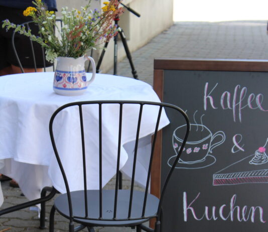 Das Mitmach-Caf&eacute; in Wurzen sucht Freiwillige, die beim Kuchen backen helfen.
