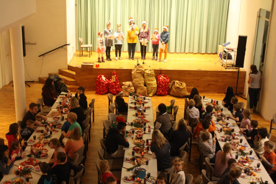 Bei der Weihnachtsfeier des Bornaer Gewerbevereins sind immer mehr als 100 Kinder zu Gast.