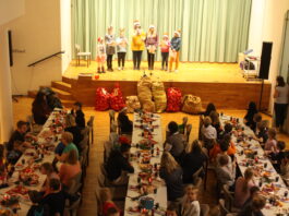 Bei der Weihnachtsfeier des Bornaer Gewerbevereins sind immer mehr als 100 Kinder zu Gast.