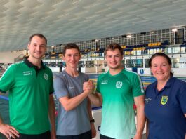 teht nun vor der neuen Karriere als Landesst&uuml;tzpunkt-Trainer: Leipzigs KUlt-Finswimmer Max Poschart (2.v.r.)