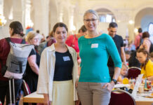 Winnie Wehmeier (l) und Constanze Kreisel, Happy-Birthday-Projekt vom Verein „Kinder fördern!“.