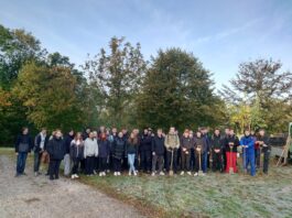 Baumpflanz- und Umweltaktion der Sparkasse Altenburger Land und der Regelschule &bdquo;Am Eichberg&ldquo; Schm&ouml;lln
