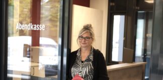 Kathrin Geenen, Mitarbeiterin des Besucherservice in Altenburg, und ihre Kollegen werden ab dem 28. November Theaterfreunde am Theaterplatz 1 begrüßen