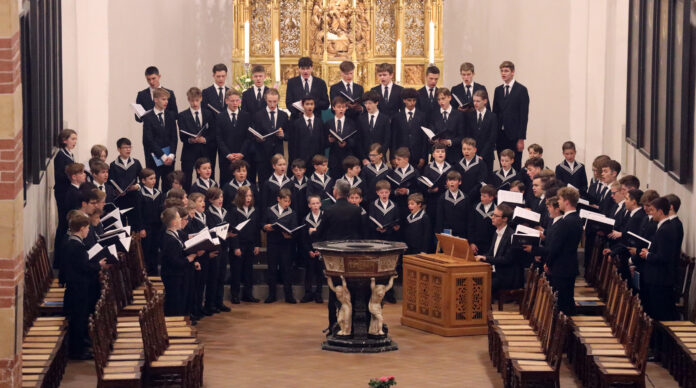 Konzert vom Thomanerchor in der Thomaskirche in Leipzig Viele Dokumente aus der Geschichte des Thomanerchores haben nun einen Platz im Stadtarchiv Leipzig. Foto: André Kempner
