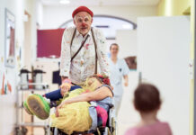 Sie bringen das Lachen in die Krankenzimmer von Kindern: Seite 2005 sind in Leipzig die Klinik-Clowns unterwegs