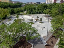Die Skateanlage Parkallee in Leipzig-Gr&uuml;nau wurde k&uuml;rzlich mit dem Leipziger Architekturpreis ausgezeichnet. Foto: Thomas Nowotka