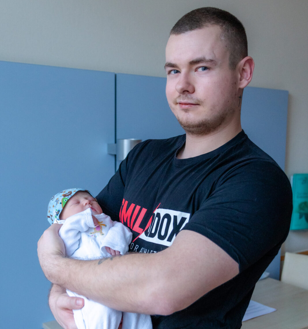 Hope Hedi heißt das erste Baby, das 2024 in Borna das Licht der Welt erblickte. Foto: Robin Kunz