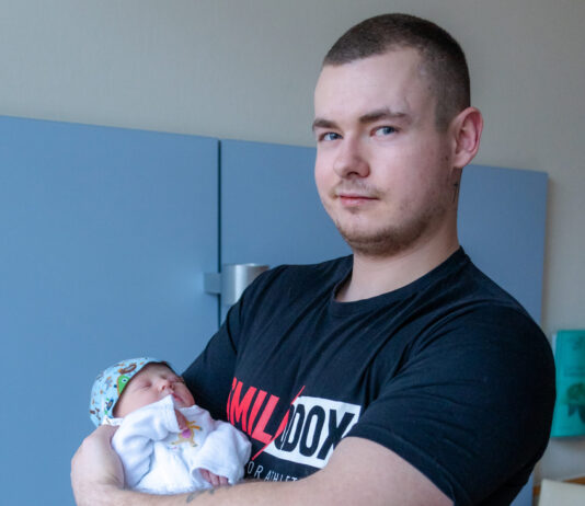 Hope Hedi hei&szlig;t das erste Baby, das 2024 in Borna das Licht der Welt erblickte. Foto: Robin Kunz