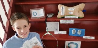 Aeneas Neumann (13) will seinem Opa die Sauerstofftherapie erleichtern. Für sein Projekt erhält der Schüler des Lerchenberggymnasiums Altenburg den Sonderpreis der Christoffel-Blindenmission (CBM) „Innovationen für Menschen mit Behinderungen“. Foto: Patricia Neumann