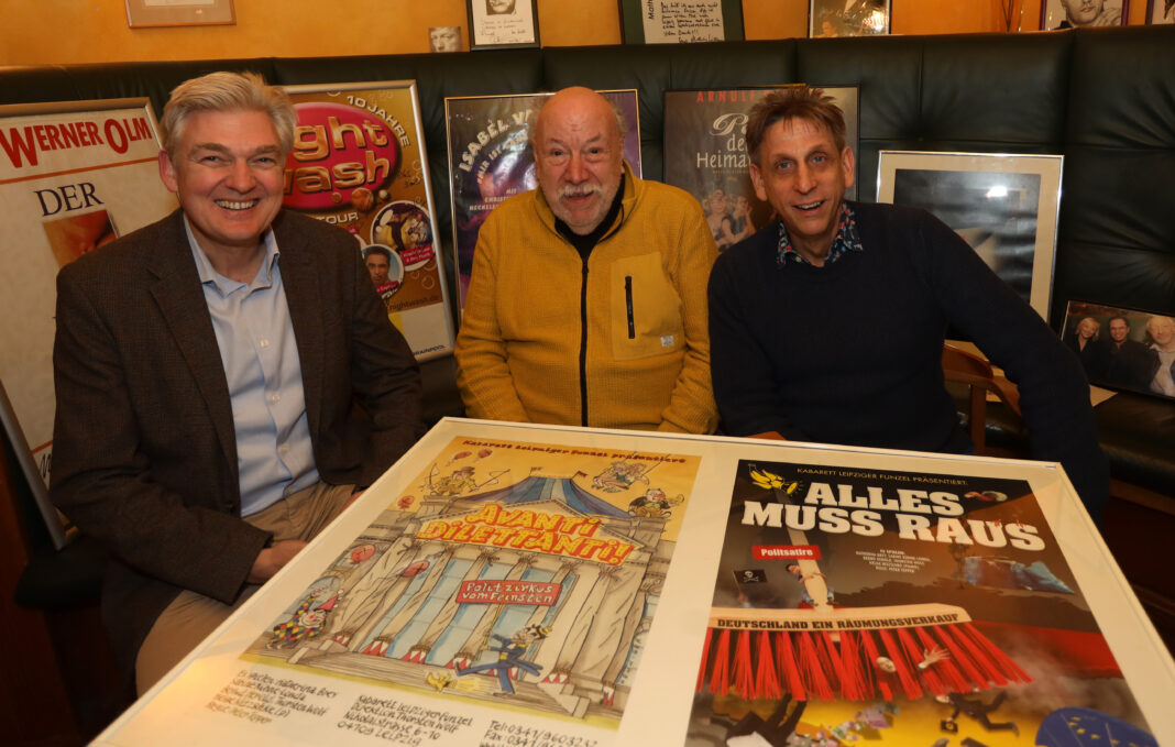 Kinderprojekt mit dem Clownmuseum und der Funzel in Leipzig.v.l. Hartwig Arndt, Hans-Dieter Hormann und Thorsten Wolf in der Funzel. Foto: André Kempner