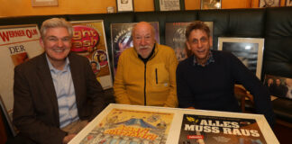 Kinderprojekt mit dem Clownmuseum und der Funzel in Leipzig.v.l. Hartwig Arndt, Hans-Dieter Hormann und Thorsten Wolf in der Funzel. Foto: André Kempner