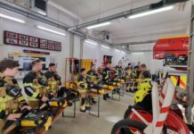 Kameraden der Freiwilligen Feuerwehr der Stadt Borna übten den Umgang mit Atemschutztechnik. Foto: privat