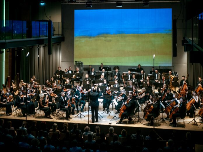 Ukraine_Orchester Das Benefizkonzert wird vom Kyiv Symphony Orchestra unter der Leitung des Dirigenten Vitalii Protasov gestaltet. Foto: PF