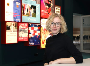 An vielen Stellen im Haus hat die Museumsdirektorin Uta Bretsch- neider schon ihre Handschrift hinterlassen – etwa mit neuen Be- gegnungs- und Veranstaltungsräumen. Foto: André Kempner