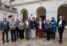 Landrat Uwe Melzer ehrte engagierte Frauen aus dem Altenburger Land. Foto: Landratsamt Altenburger Land