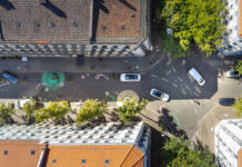 Die Diagonalsperren sind eine wichtige Voraussetzung dafür, dass eine verkehrsberuhigte Zone überhaupt erst entstehen kann. Durch die Verhinderung des Durchgangsverkehrs werden die Kreuzungen auch für andere Verkehrsteilnehmer, wie Fußgänger und Radfahrer nutzbar. Foto: Wolfgang Sens