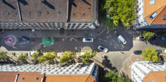 Die Diagonalsperren sind eine wichtige Voraussetzung dafür, dass eine verkehrsberuhigte Zone überhaupt erst entstehen kann. Durch die Verhinderung des Durchgangsverkehrs werden die Kreuzungen auch für andere Verkehrsteilnehmer, wie Fußgänger und Radfahrer nutzbar. Foto: Wolfgang Sens