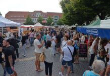 Der Frühlings- und Genussmarkt lockt am 4. und 5. Mai mit seinen Gaumenschmeicheleien wieder zahlreiche Besucherinnen und Besucher in die Delitzscher Innenstadt. Foto: Stadtverwaltung Delitzsch