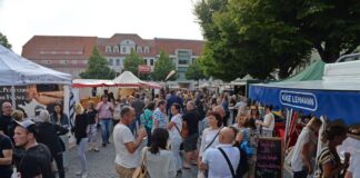 Der Frühlings- und Genussmarkt lockt am 4. und 5. Mai mit seinen Gaumenschmeicheleien wieder zahlreiche Besucherinnen und Besucher in die Delitzscher Innenstadt. Foto: Stadtverwaltung Delitzsch