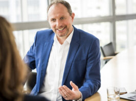 J&ouml;rg Eggers, Hauptgesch&auml;ftsf&uuml;hrer des Bundesverbandes kostenloser Wochenzeitungen, im Interview. Foto: Bernd Brundert
