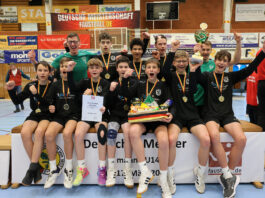 Gl&uuml;ckwunsch an die gr&uuml;n-wei&szlig;en Nachwuchs-Faustballer: Die holten bei den U14-Meisterschaften den Deutschen Meistertitel. Foto: Michael Walther