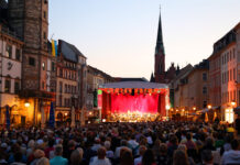 Zu den Veranstaltungshöhepunkten dieses Sommers zählt auch das Classic-Open-Air auf dem Alten- burger Markt. Foto: Mario Jahn