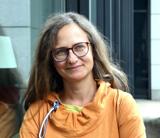 Pavla Nejezchleba navigiert mit kostenfreien Onlinekarten von map.cz. Diese seien sehr genau und man kann sie vorher f&uuml;r eine Offline-Navigation herunterladen. Foto: Andr&eacute; Kempner