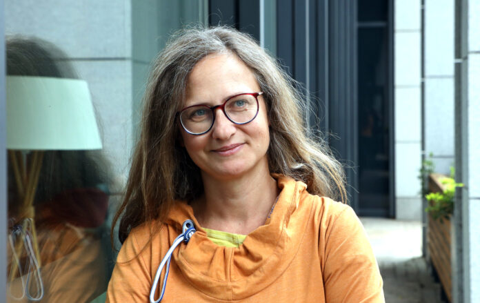 Pavla Nejezchleba navigiert mit kostenfreien Onlinekarten von map.cz. Diese seien sehr genau und man kann sie vorher f&uuml;r eine Offline-Navigation herunterladen. Foto: Andr&eacute; Kempner