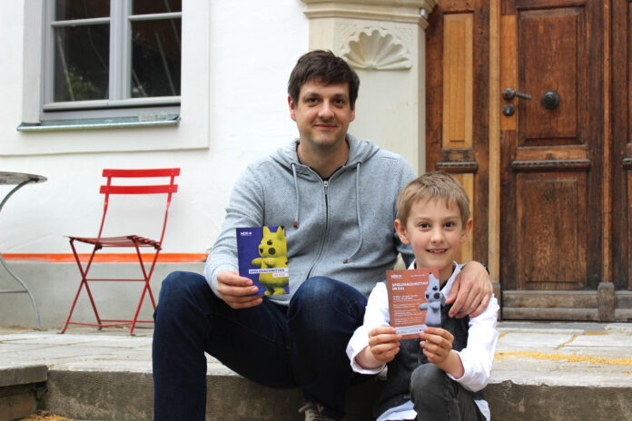 Spielenachmittag Manuel Fischer und sein Sohn organisierten im Mitmach-Café in Wurzen bereits einen Spielenachmittag. Foto: privat