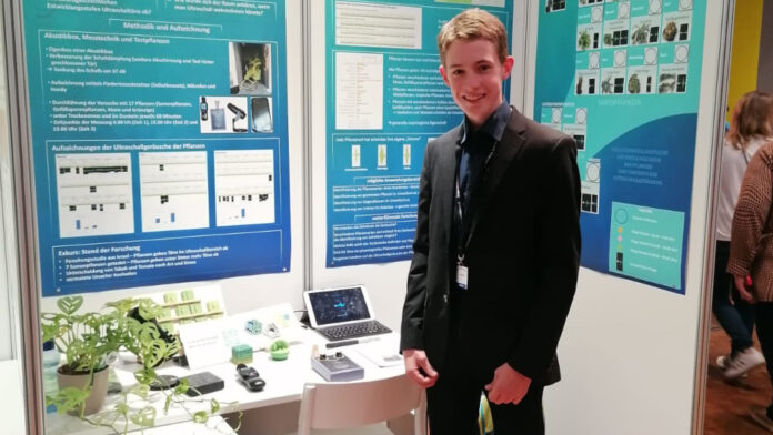 Aeneas_Neumann_Stand_web Trumpfte in Heilbronn beim Bundesfinale groß auf und holte einen starken vierten Platz im Fachbereich Biologie: Aeneas Neumann. Foto: STIFT Thüringen