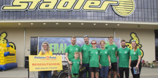 Diese Gewinner der Olympia-Challenge durften sich über eine Reise mit Polster & Pohl nach Paris freuen - mit dabei sind Carolin Wundke von Polster & Pohl, Petra Roßner (4.v.r.), Peter Kretschmer (2.v.r.) und Moderatorin Jennifer Thomas (r.). Foto: SC DHfK Leipzig