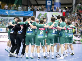 Auch in der kommenden Spielzeit wollen die gr&uuml;n-wei&szlig;en Bundesliga-Handballer wieder so feiern - daf&uuml;r startet am 18. Juli die entsprechende Vorbereitung. Foto: Klaus Trotter