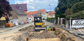 In der Grimmaer Goethestraße werden unter anderem die Trinkwasserleitungen erneuert. Foto: Veolia