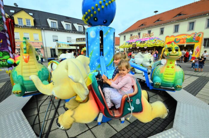 DSC_0409 Naunhof verspricht beim ersten Seefest Spiel und Spaß für junge und alte Gäste – wie hier bei der 800-Jahrfeier. Foto: Roger Dietze