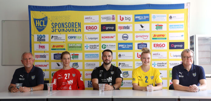 Blicken voraus auf die neue Spielzeit 2024/2025: Torsten Brunnquell, Nele Kurzke, Erik T&ouml;pfer, Pauline Uhlmann und Ronald Schierbok (v.l.) Foto: Andr&eacute; Kempner